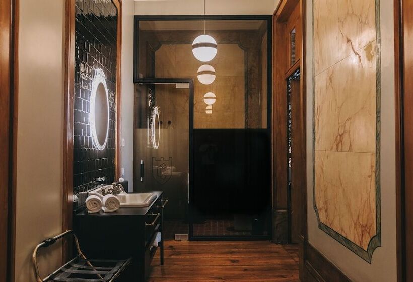 펜션 Torel Royal Court