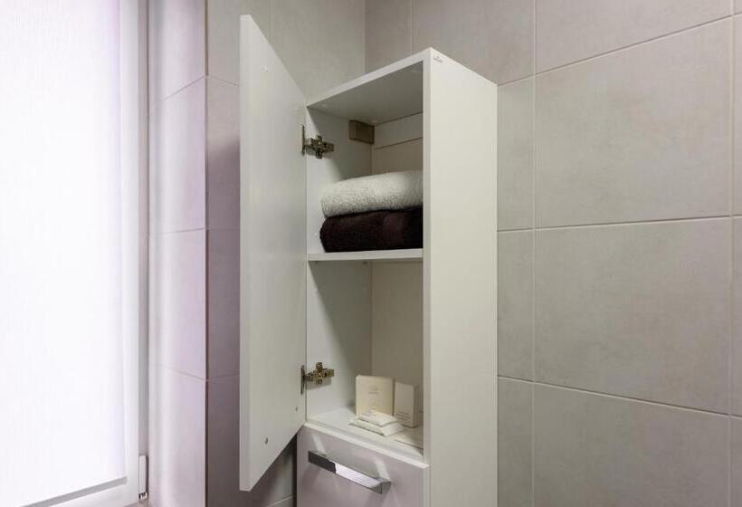 таун тераса 3 поверхи By Willox