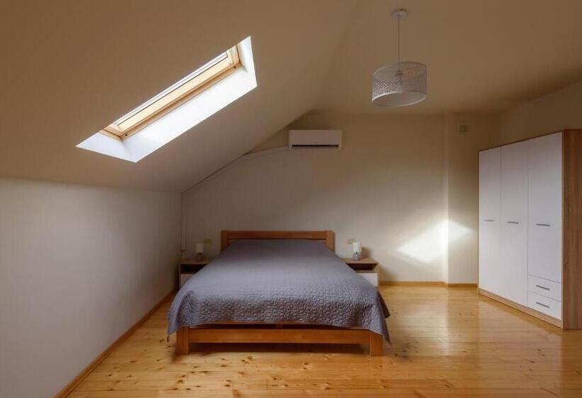 таун тераса 3 поверхи By Willox