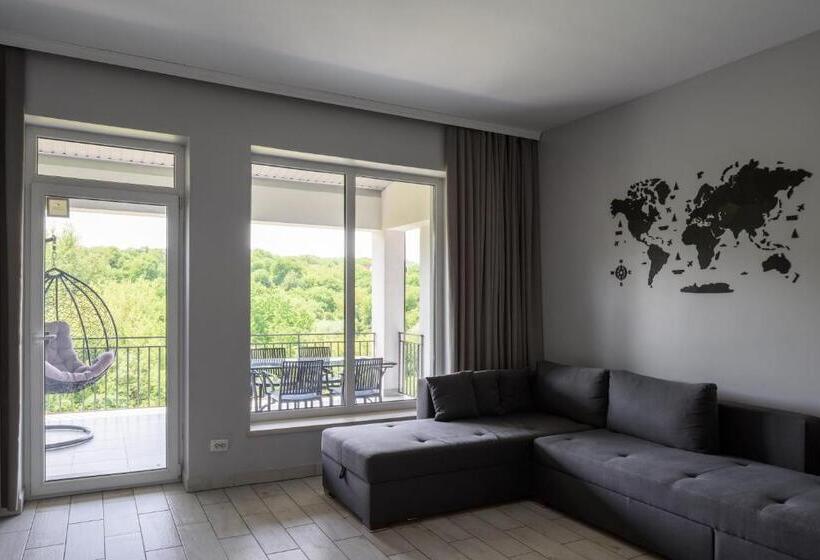 таун тераса 3 поверхи By Willox