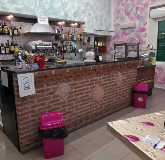 ユースホステル La Cueva Del Faro