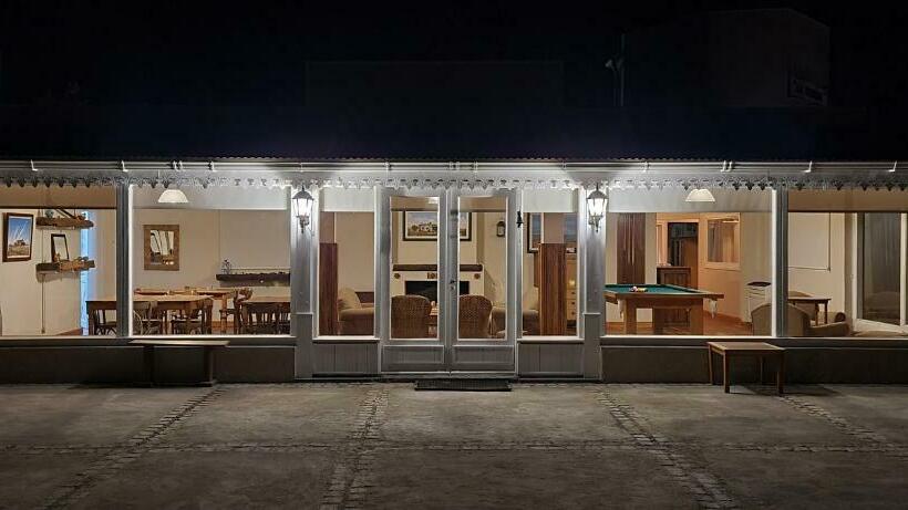 ユースホステル La Elvira Natural Lodge