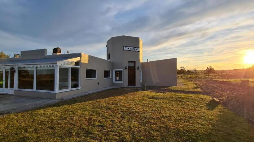 ユースホステル La Elvira Natural Lodge