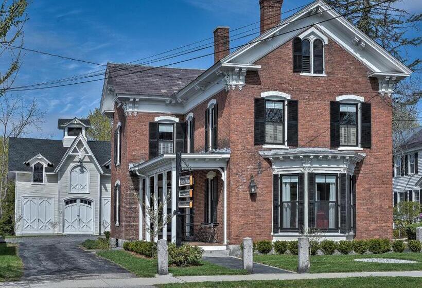 هاستل The Burrell House