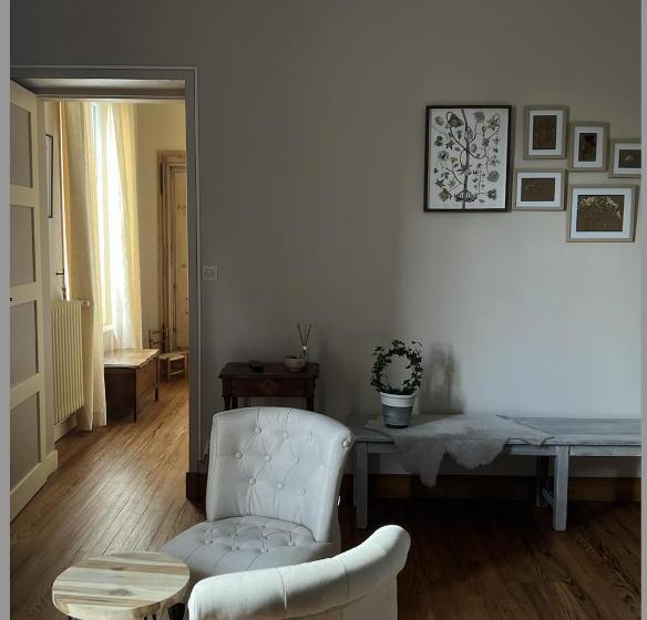 ベッドアンドブレックファースト Les Chambres D Omaha Beach Etablissement Avec Deux Chambres D Hôtes, Petit Déjeuner Compris Fait Mai