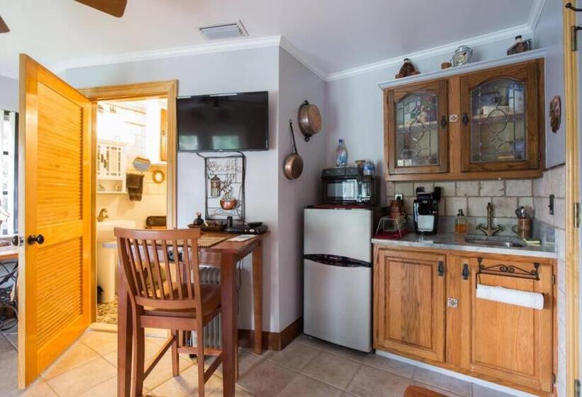 مبيت وإفطار La Quiete Cove For One