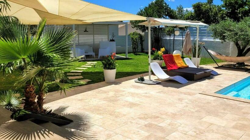 צימר Villa La Valentine 1