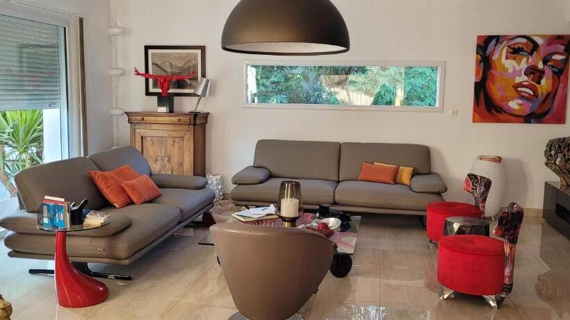 צימר Villa La Valentine 1