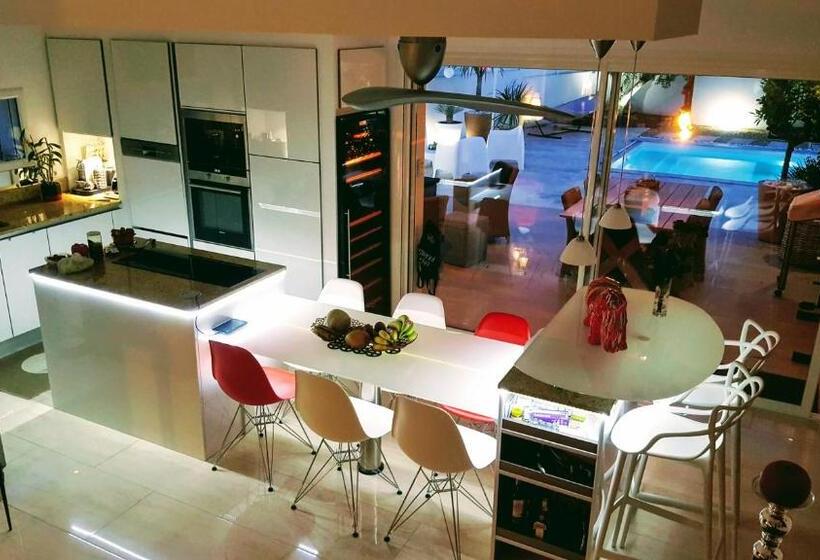 مبيت وإفطار Villa La Valentine 1