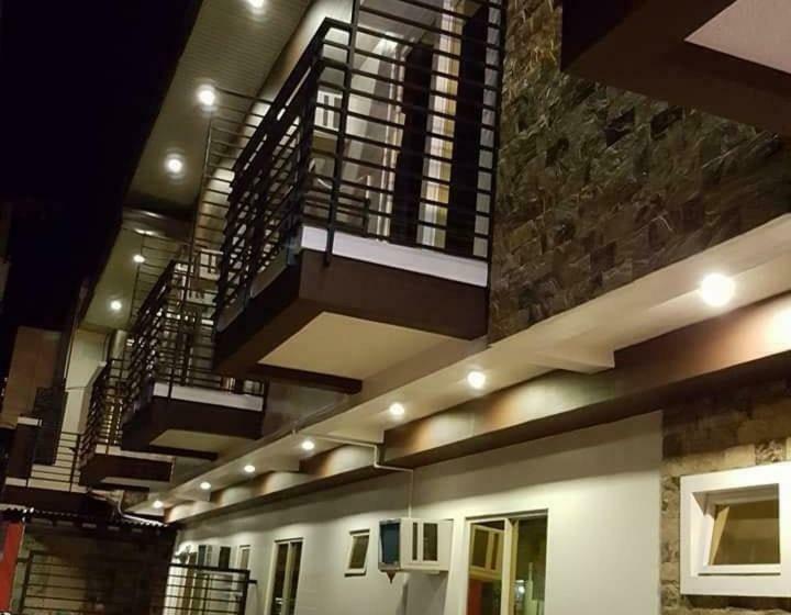 בית מלון כפרי Livewire Planet Suites