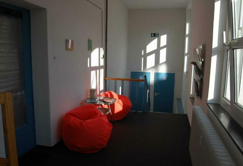 ホテル Oberzent Hostelstyle Nur Für Aktive Touristen