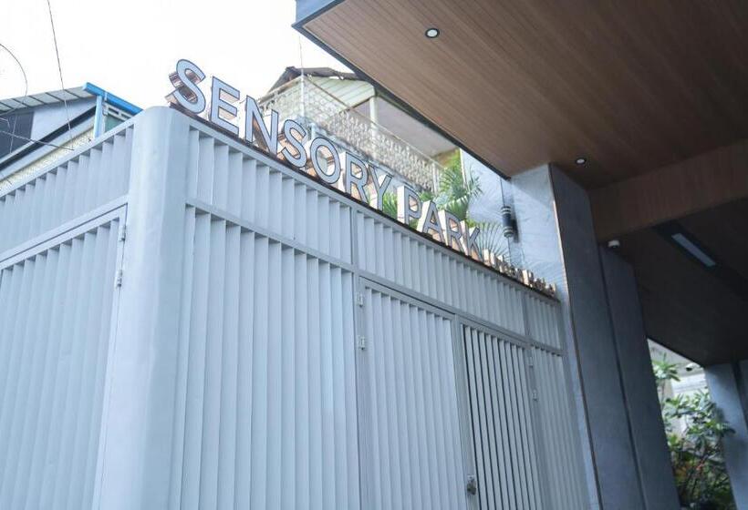 Отель Sensory Park Urban