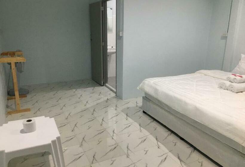 호텔 The Brown House