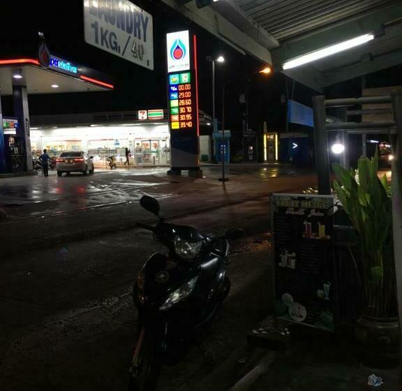 호텔 The Brown House