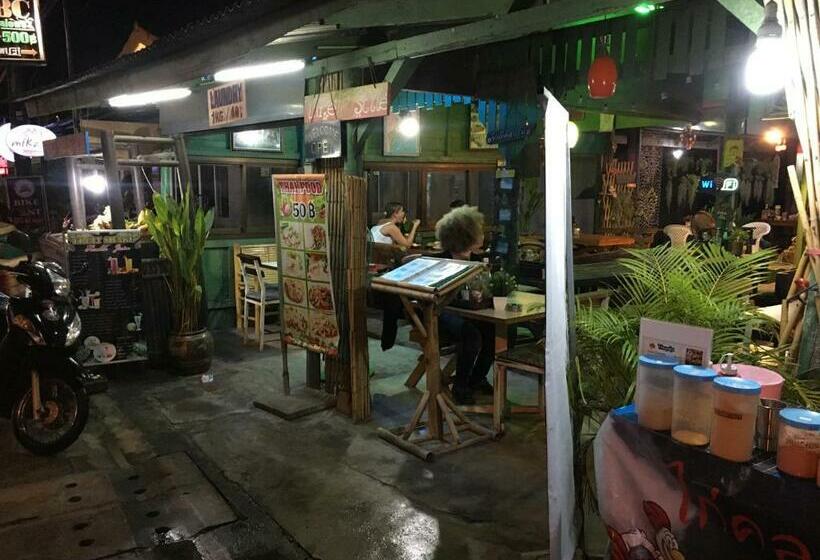 호텔 The Brown House