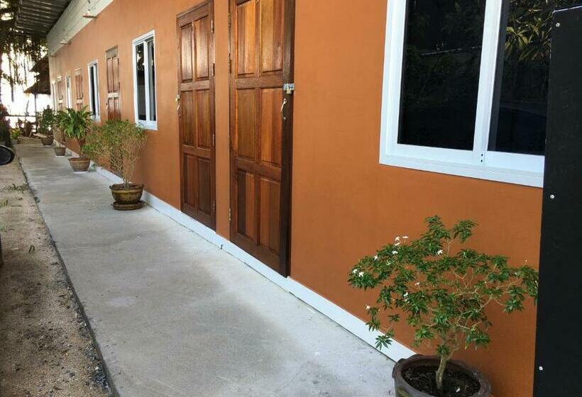 호텔 The Brown House