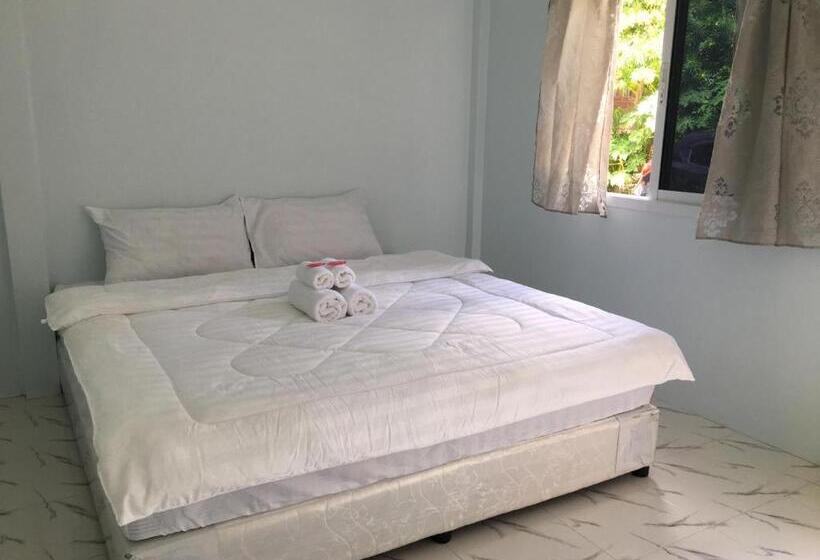 호텔 The Brown House