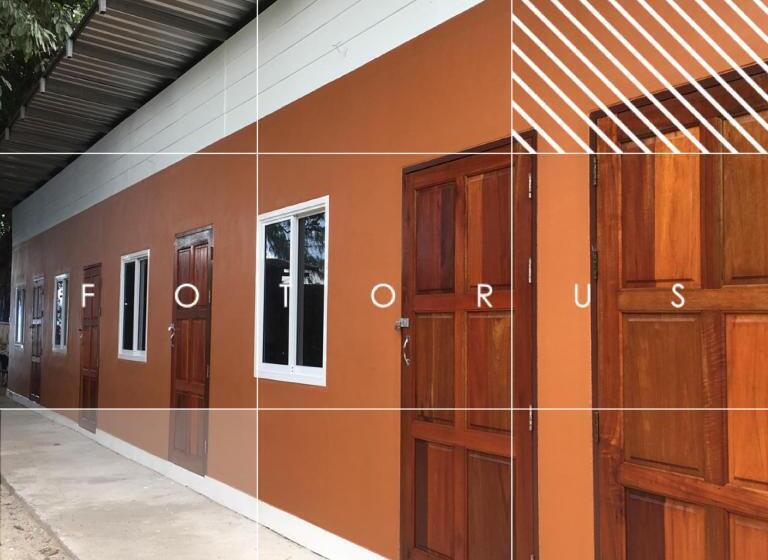 호텔 The Brown House