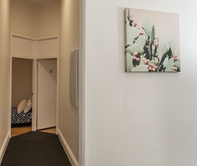 בית מלון כפרי The Met