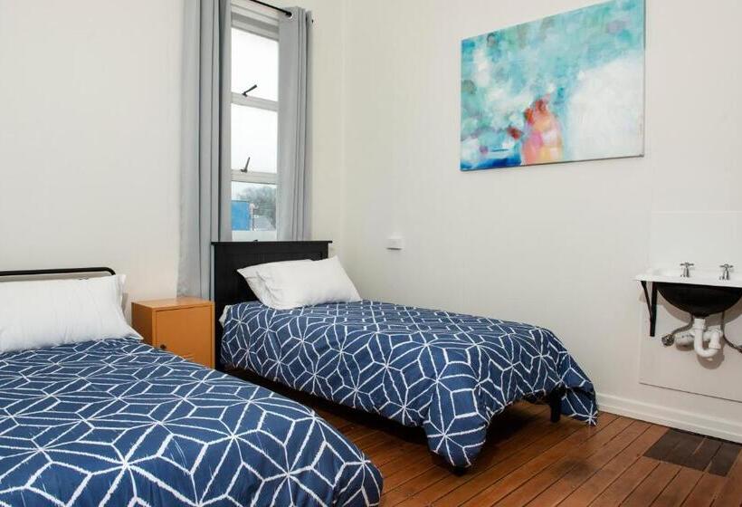 בית מלון כפרי The Met