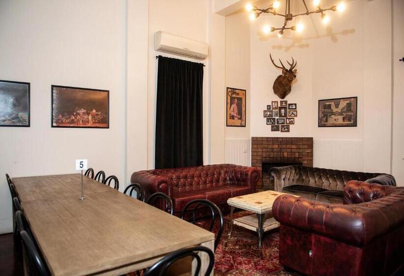 בית מלון כפרי The Met