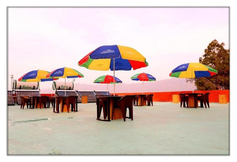 Отель The Ranikhet Continental