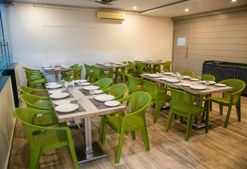 فندق Vedaa Holidays Resort