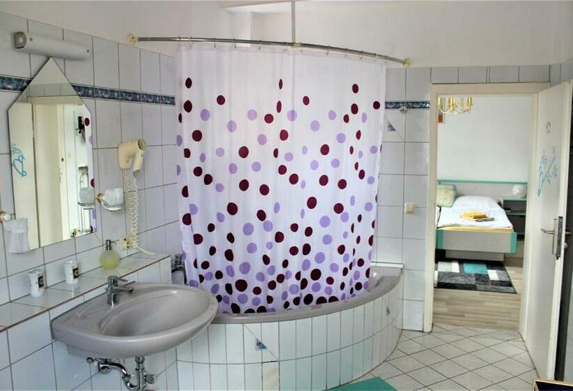 فندق Zur Post Schwanheim