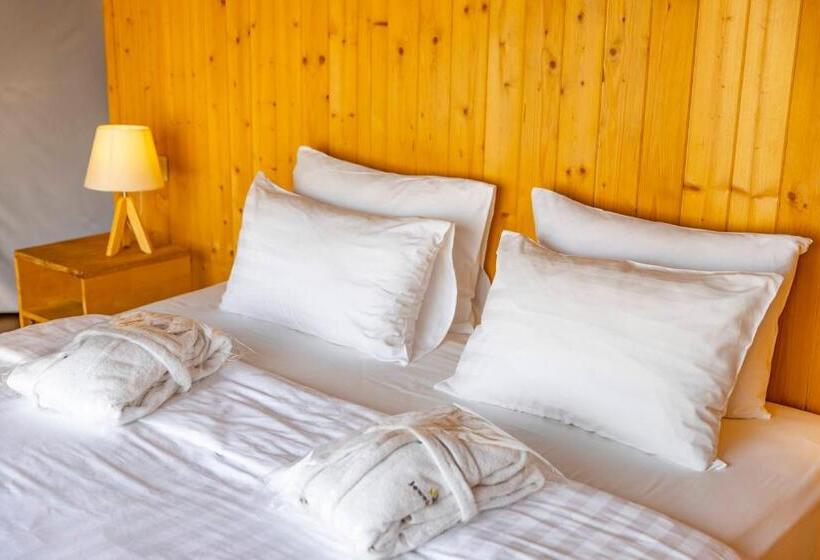 Jewelberry Glamping Hotel Tbilisi