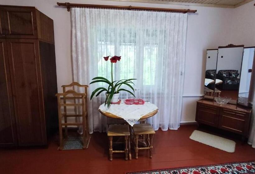 بنسيون Bat Kivska Hata