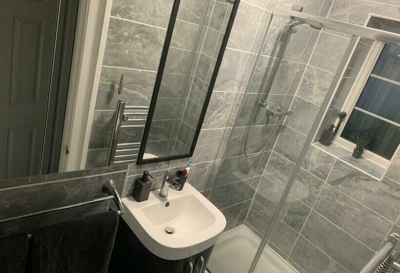 펜션 Beddington Park Lodge West