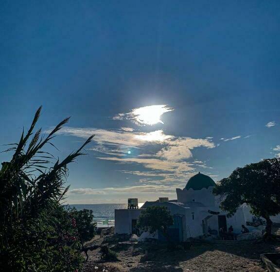 פנסיון Dmina House