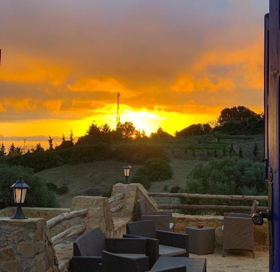 פנסיון Dmina House