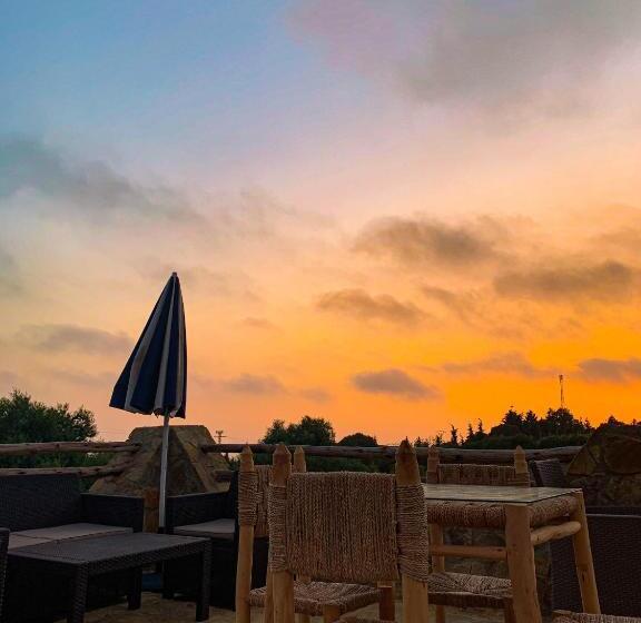 פנסיון Dmina House