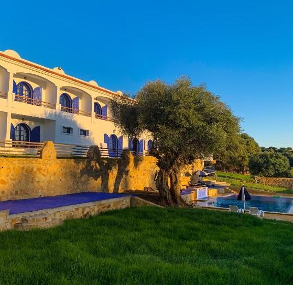 פנסיון Dmina House