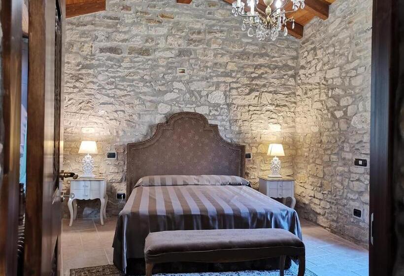 פנסיון L Antica Dimora   Suites & Apartments