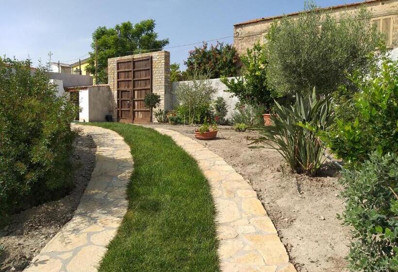 פנסיון L Antica Dimora   Suites & Apartments