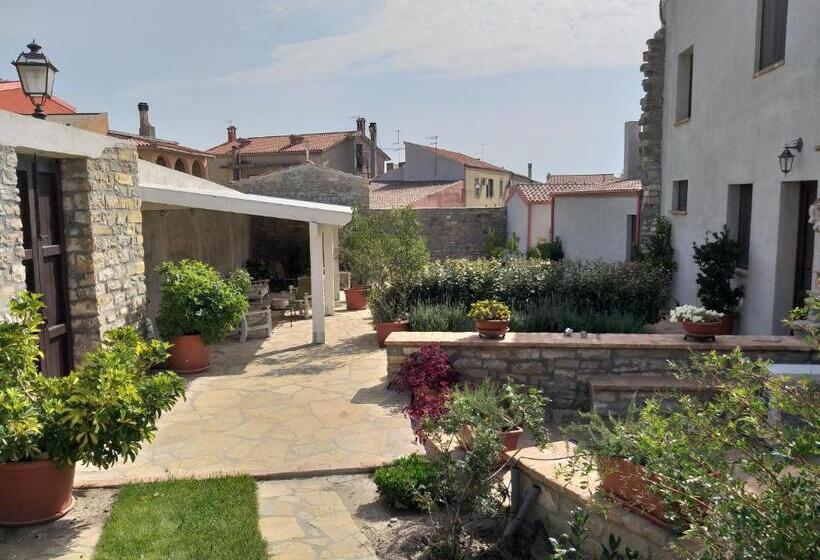 פנסיון L Antica Dimora   Suites & Apartments