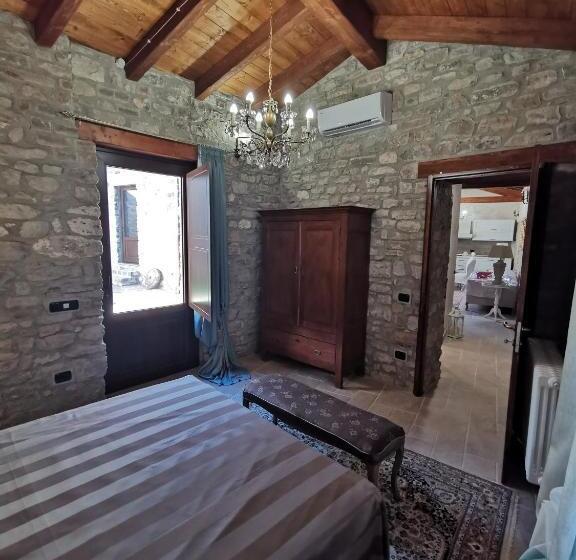 פנסיון L Antica Dimora   Suites & Apartments