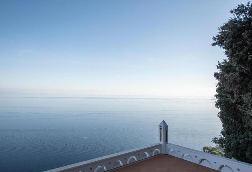 بنسيون La Rondinaia