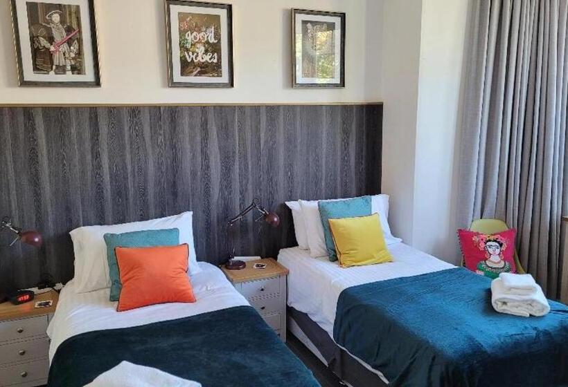 Пансион Lansdowne Simply Stay