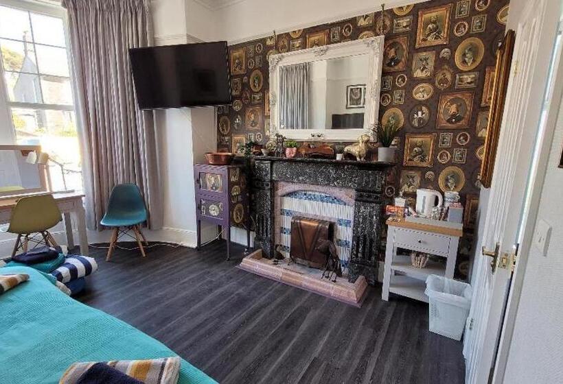 Пансион Lansdowne Simply Stay