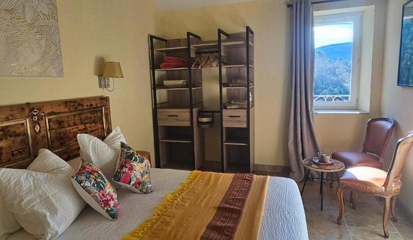 بنسيون Les Jardins De Falguière