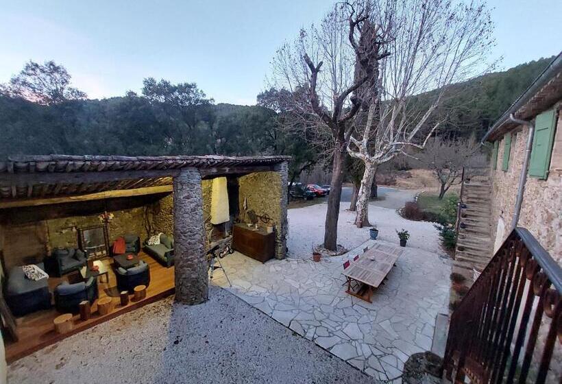 بنسيون Les Jardins De Falguière