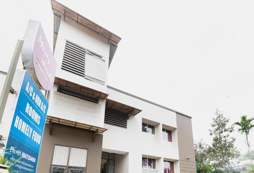 ペンション Oyo 78243 Vedica Home Stays