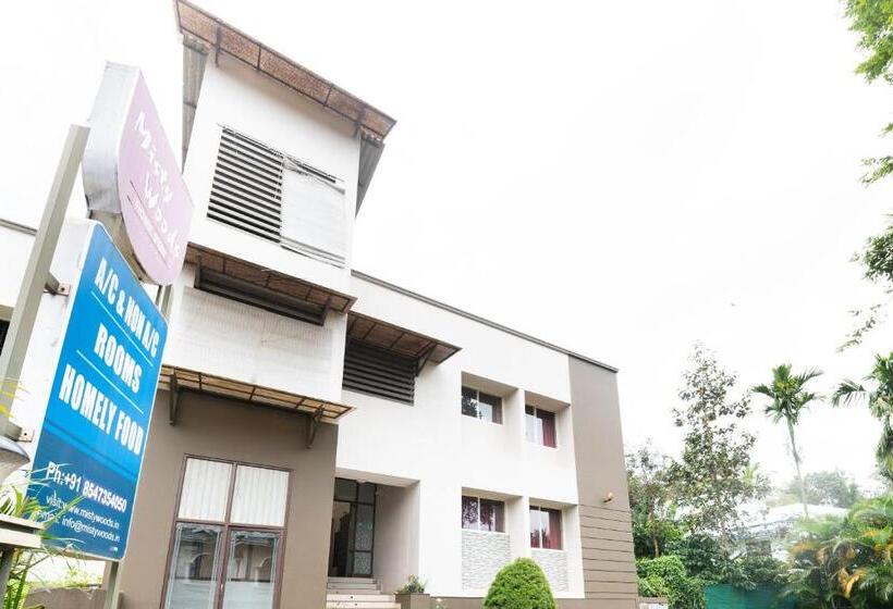 بنسيون Oyo 78243 Vedica Home Stays