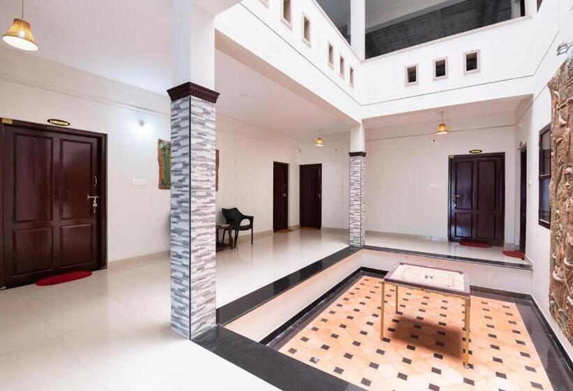 بنسيون Oyo 78243 Vedica Home Stays