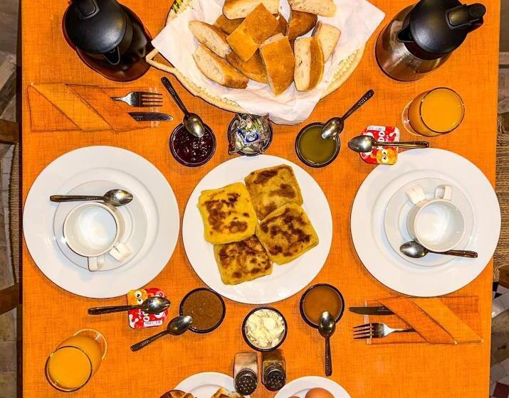 פנסיון Riad Amnay