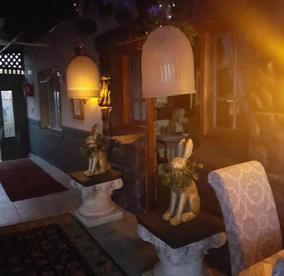 ペンション The Place Guesthouse Parys