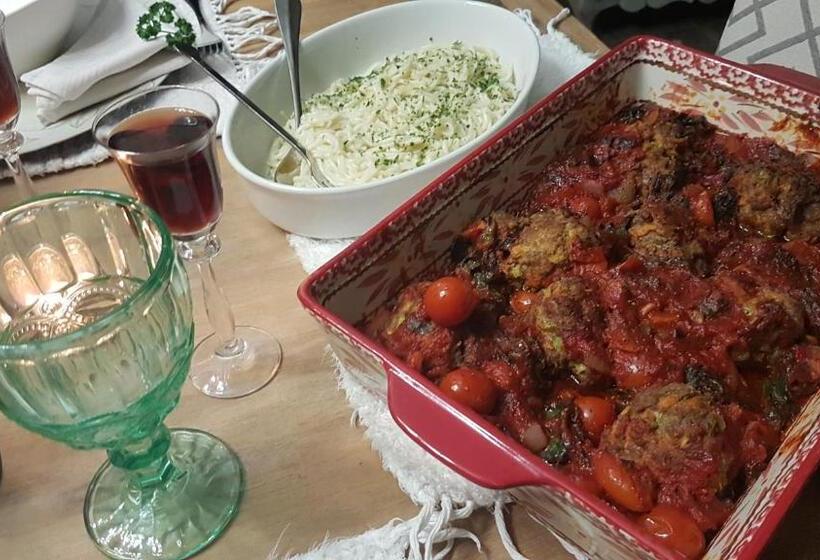 ペンション The Place Guesthouse Parys